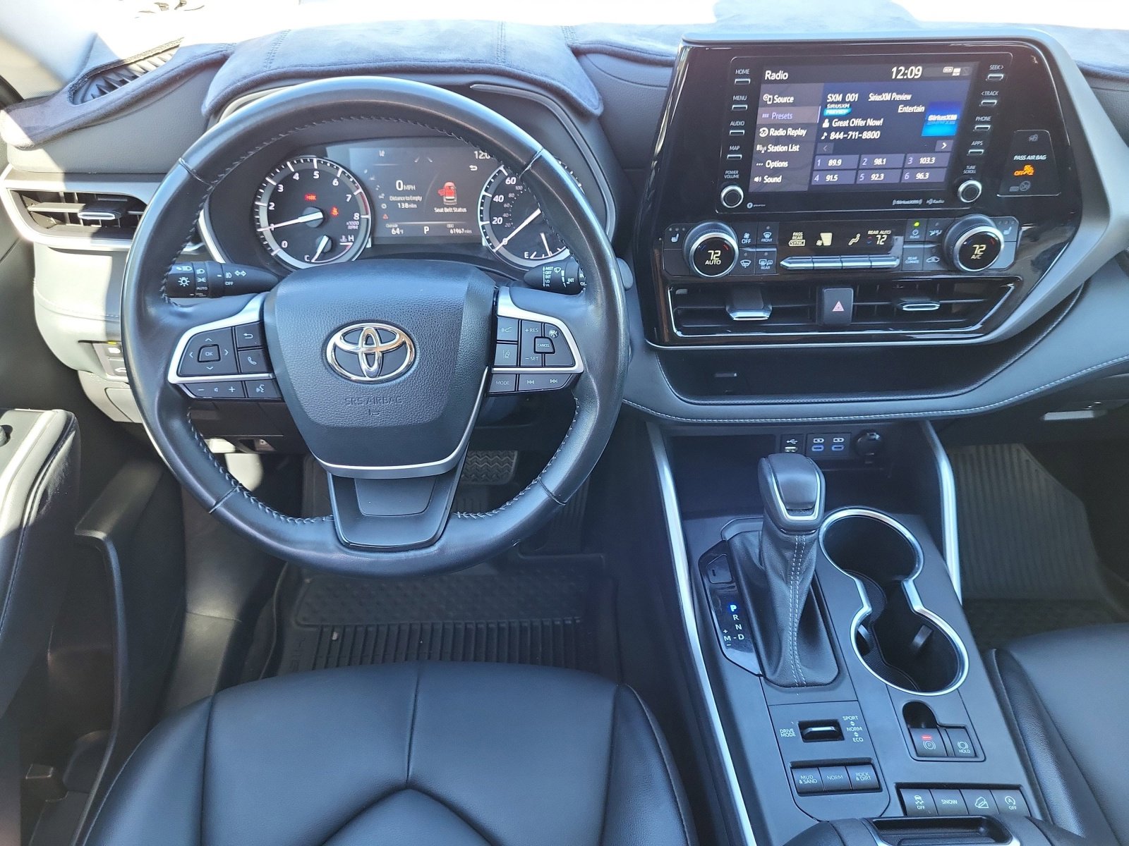 Used 2022 Toyota Highlander XLE image 26
