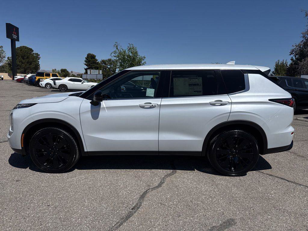 New 2026 Mitsubishi Outlander LE FWD image 5