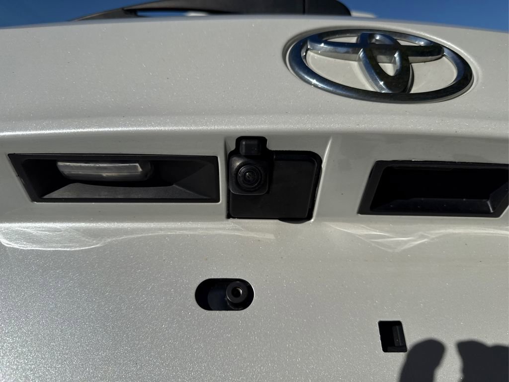 Used 2022 Toyota Highlander XLE image 16