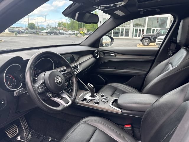Used 2022 Alfa Romeo Stelvio Ti w/ Active Assist Plus Package AWD/4WD image 14
