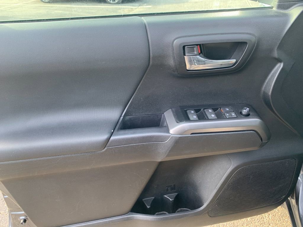 Used 2023 Toyota Tacoma TRD Off-Road image 11