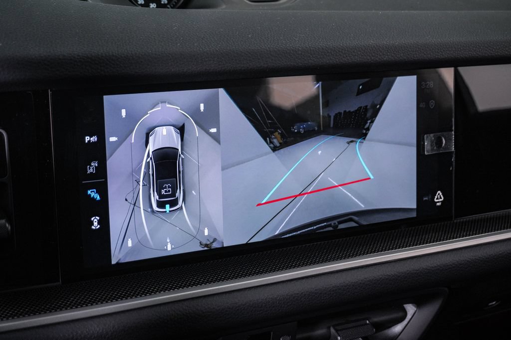 New 2026 Porsche Cayenne Coupe AWD/4WD image 23