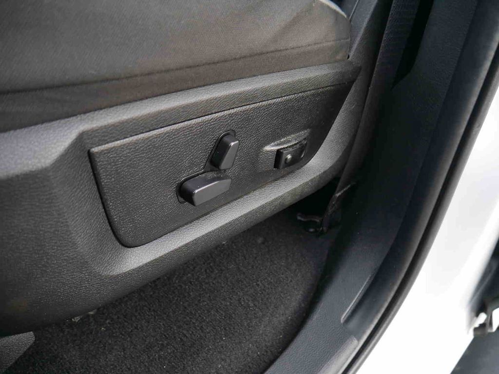 Used 2023 RAM 1500 Classic SLT w/ Electronics Convenience Group image 32