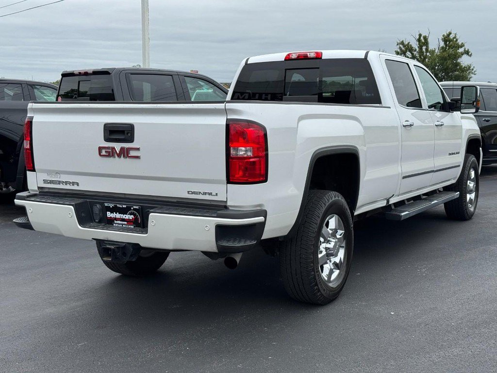 Used 2019 GMC Sierra 3500 Denali w/ Suspension Package, Off-Road AWD/4WD image 4