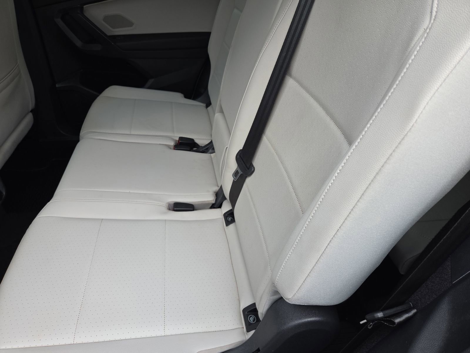 Used 2021 Volkswagen Tiguan SE FWD image 21