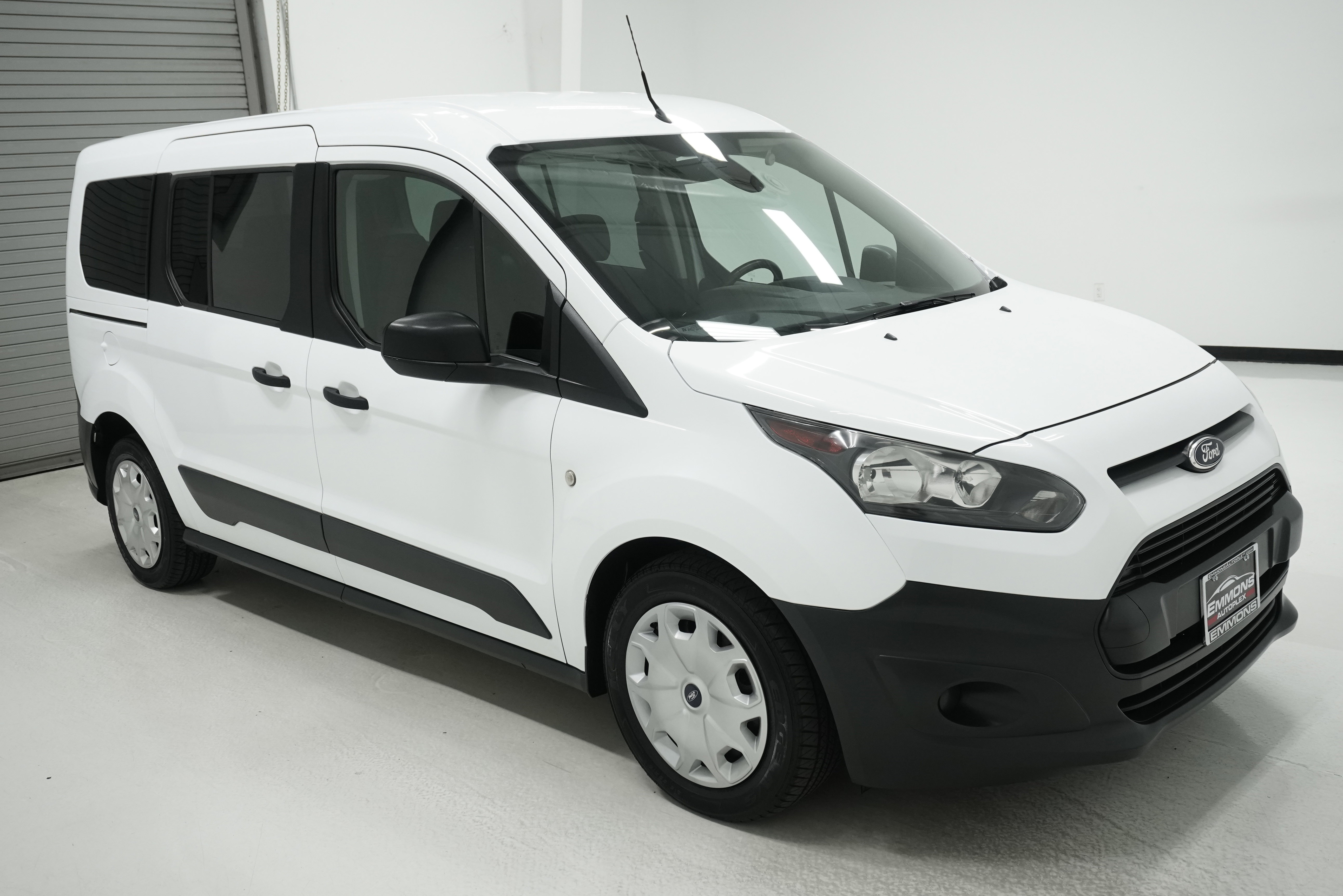 Used 2016 Ford Transit Connect XL image 3