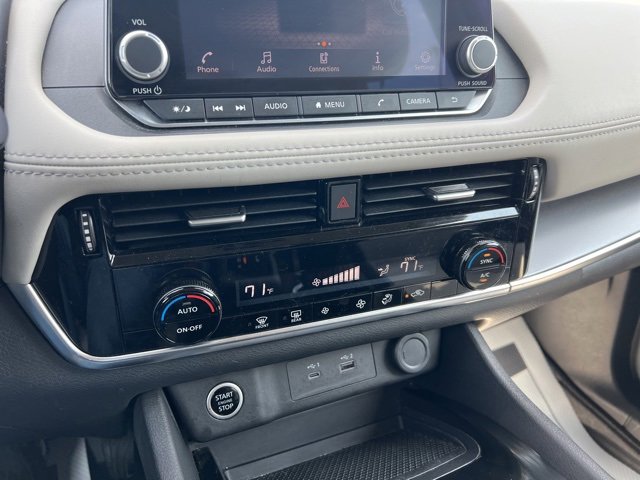 Used 2023 Nissan Rogue SV image 37