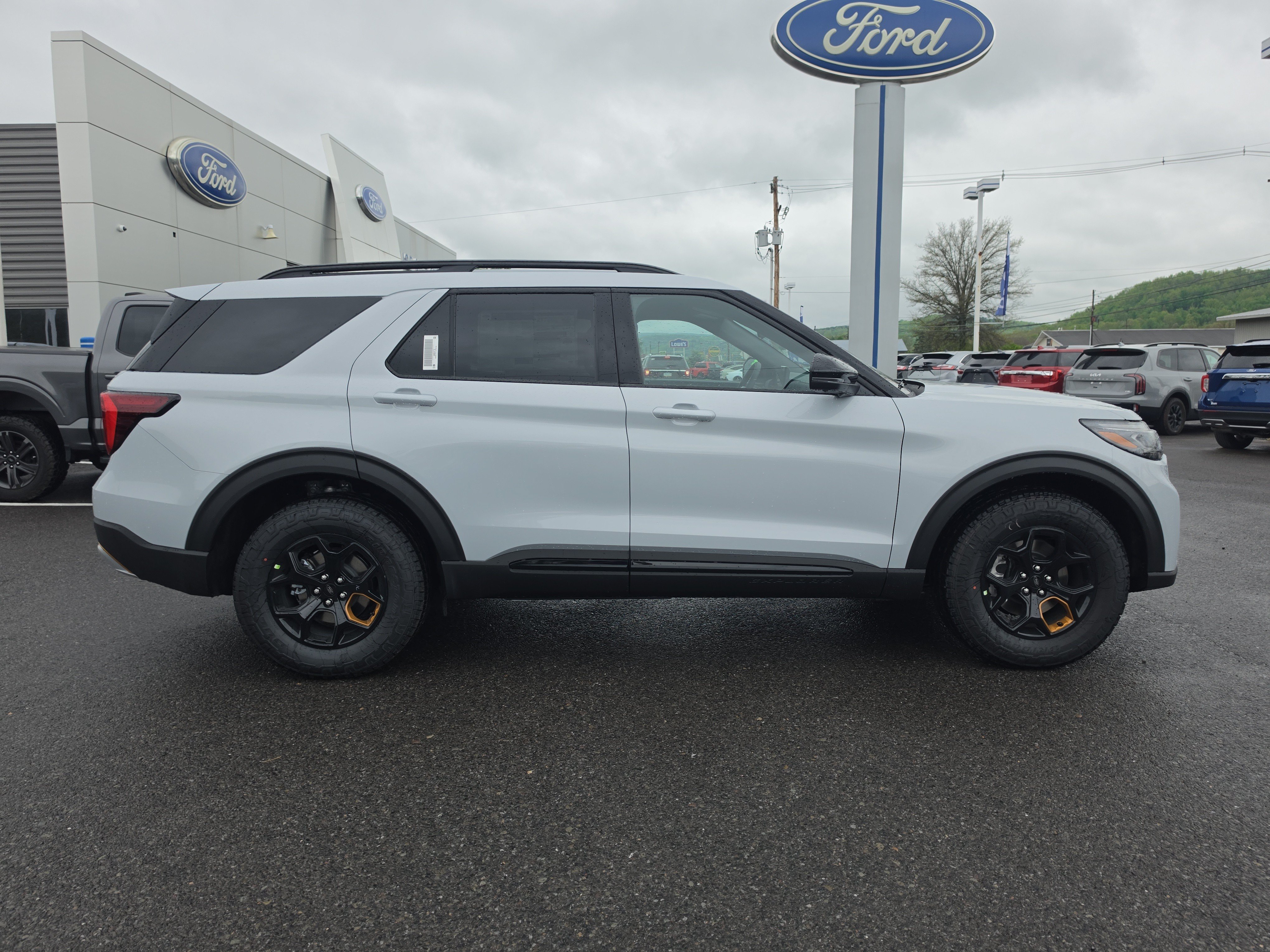 New 2026 Ford Explorer Tremor AWD/4WD image 2