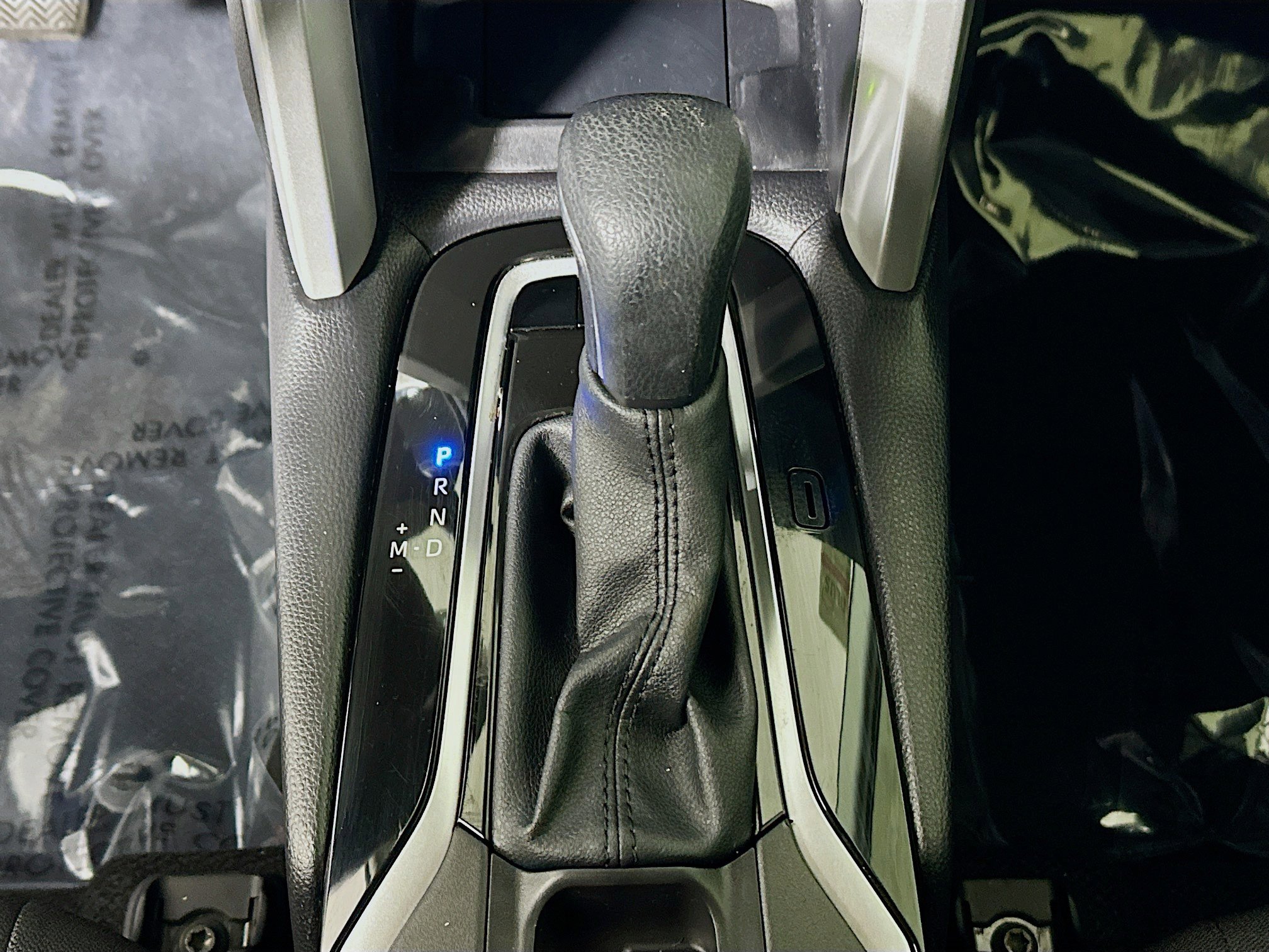 Used 2025 Toyota Corolla Cross LE image 21