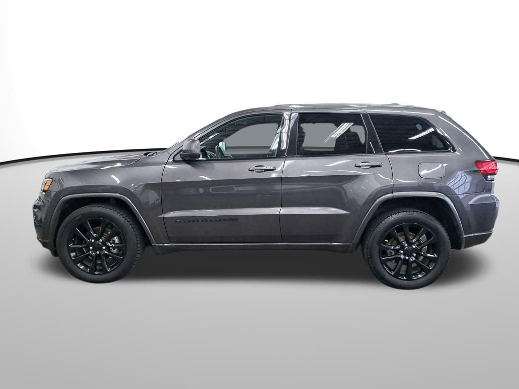 Used 2018 Jeep Grand Cherokee Altitude image 2