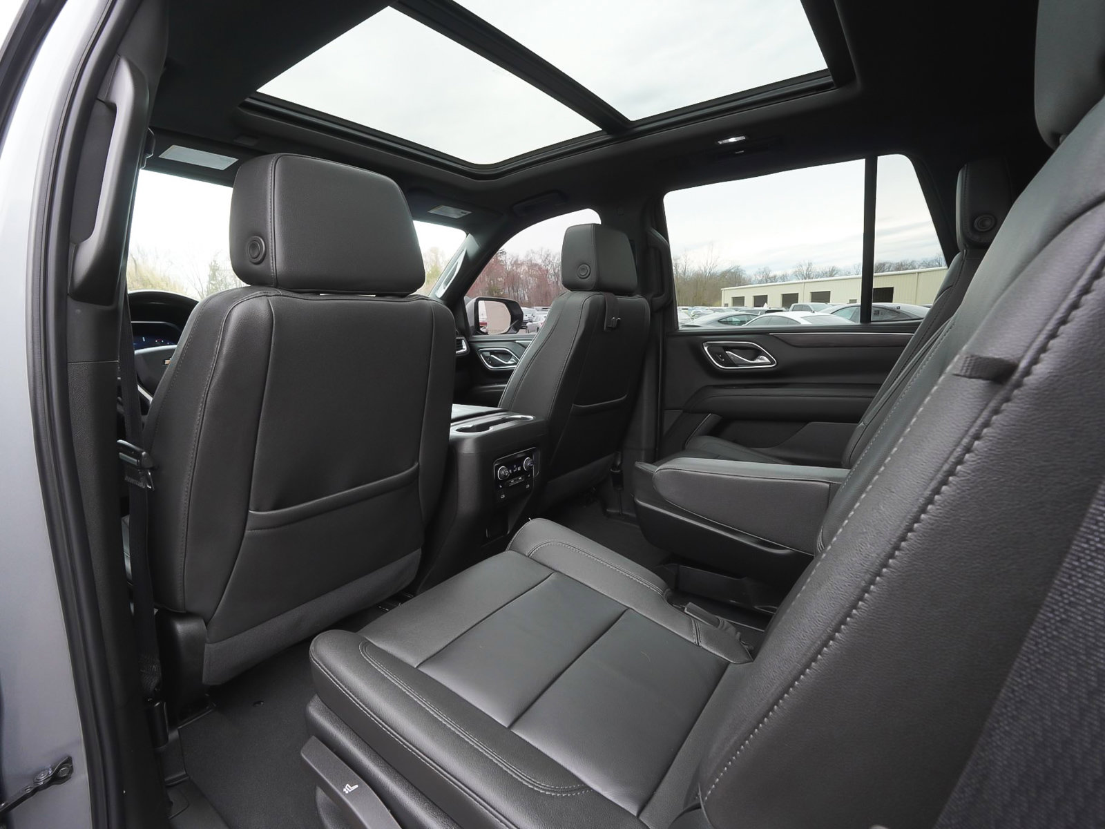 Used 2024 Chevrolet Tahoe LT w/ LT Signature Plus Package image 35