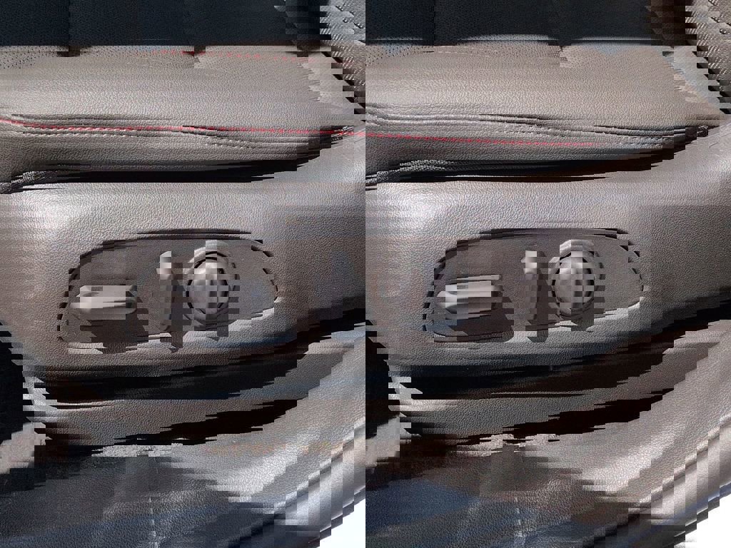 New 2026 Chevrolet Trax RS w/ Sunroof Package image 11