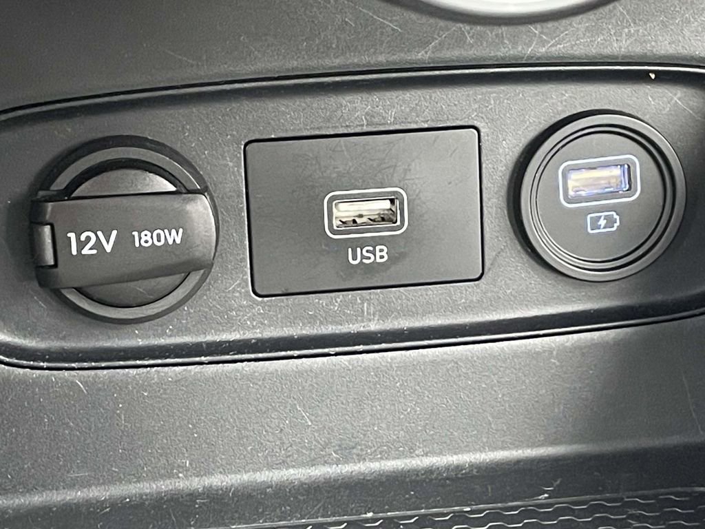Used 2020 Hyundai Venue SEL image 28