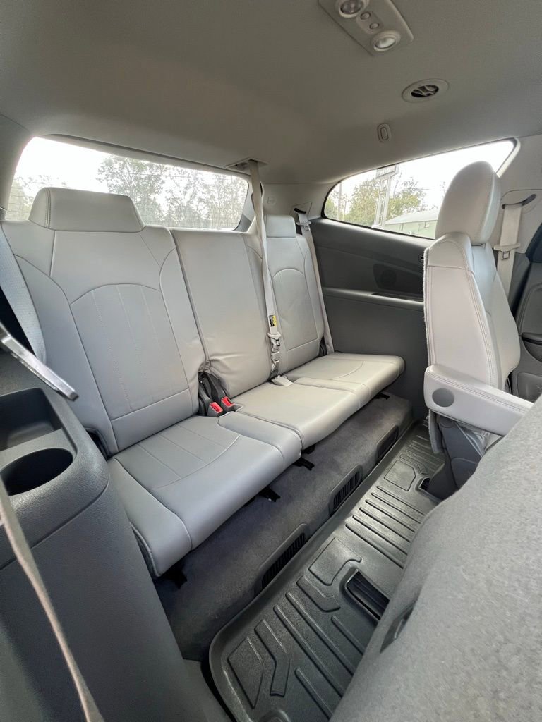 Used 2016 Chevrolet Traverse LTZ image 16