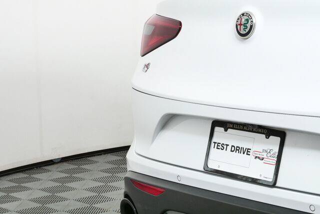 Used 2022 Alfa Romeo Stelvio Sprint AWD/4WD image 37