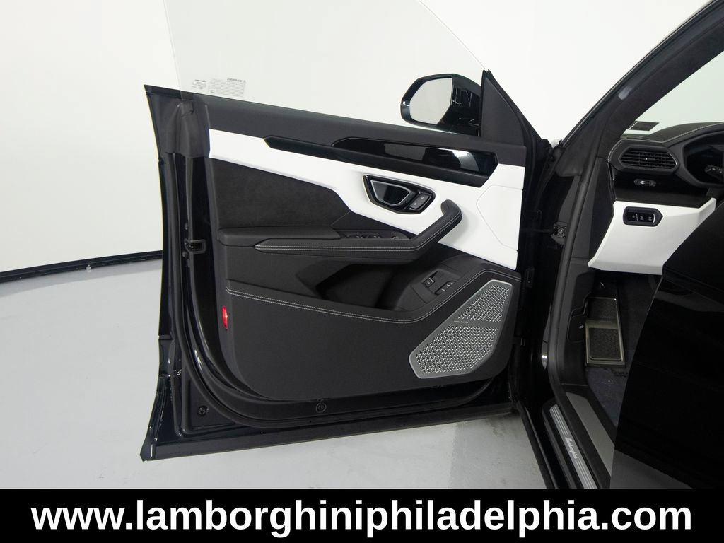 Used 2023 Lamborghini Urus S AWD/4WD image 11