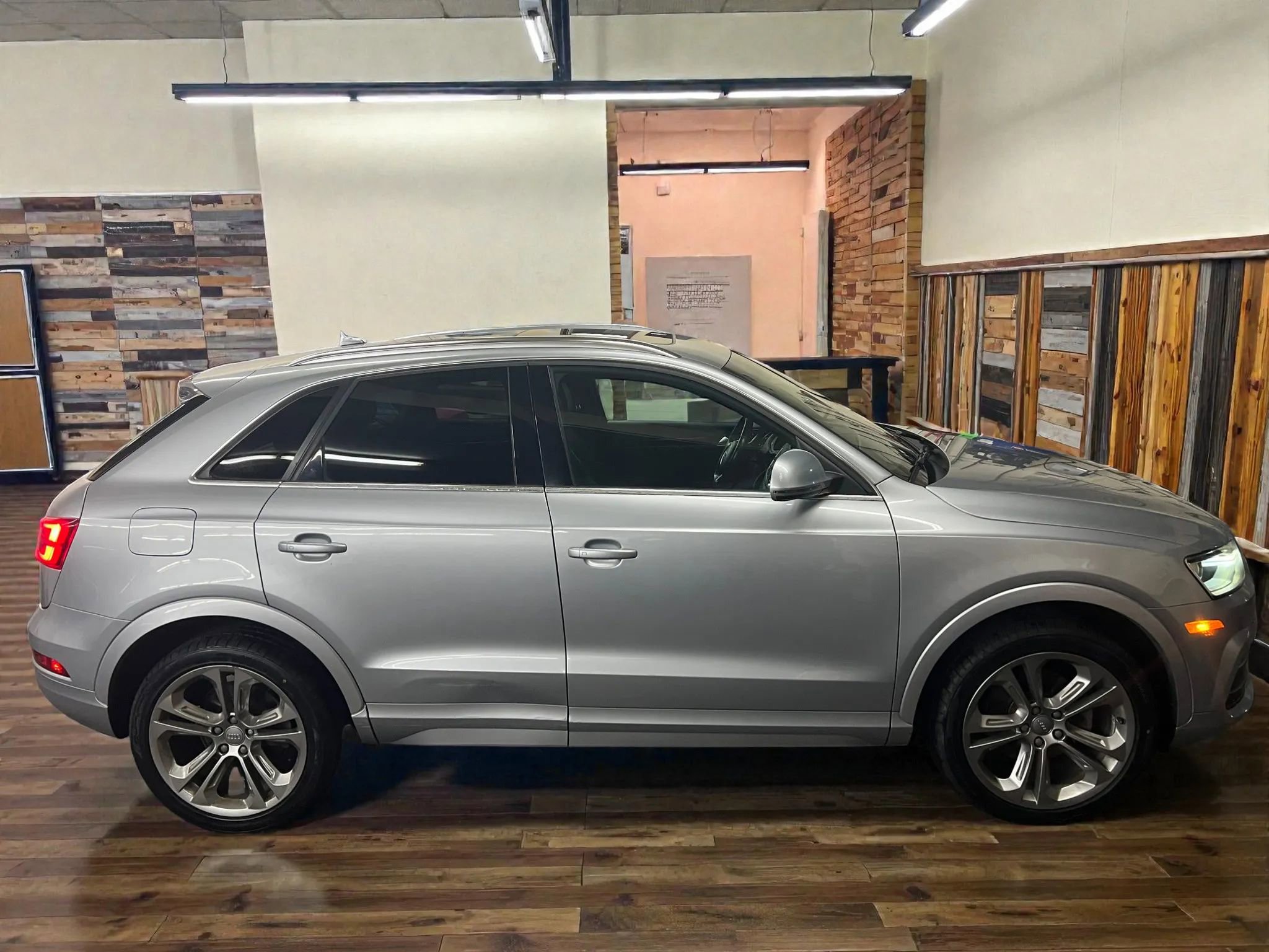Used 2016 Audi Q3 2.0T Premium Plus w/ Technology Package AWD/4WD image 8