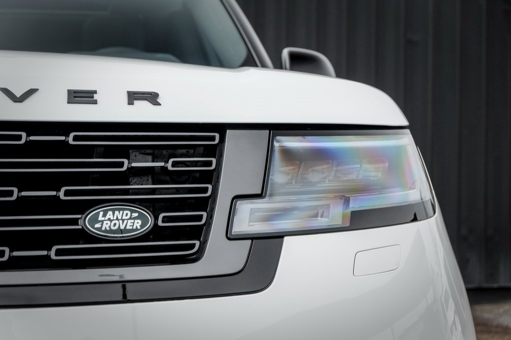 New 2025 Land Rover Range Rover SE image 6