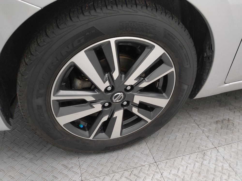 Used 2021 Nissan Versa SV FWD image 31