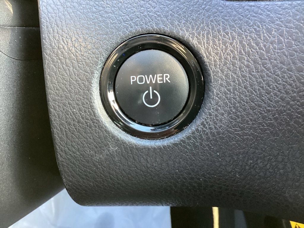 Used 2025 Toyota Camry LE FWD image 17