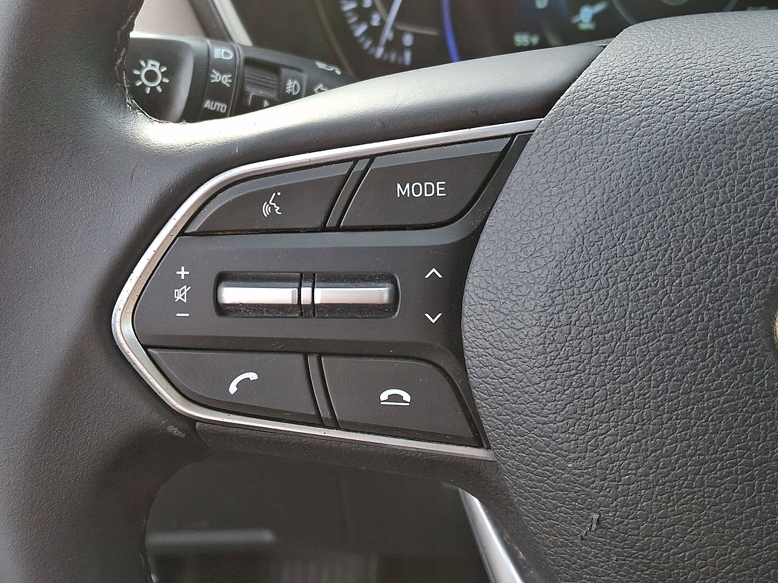 Used 2020 Hyundai Santa Fe SEL w/ Convenience + Premium Package FWD image 23