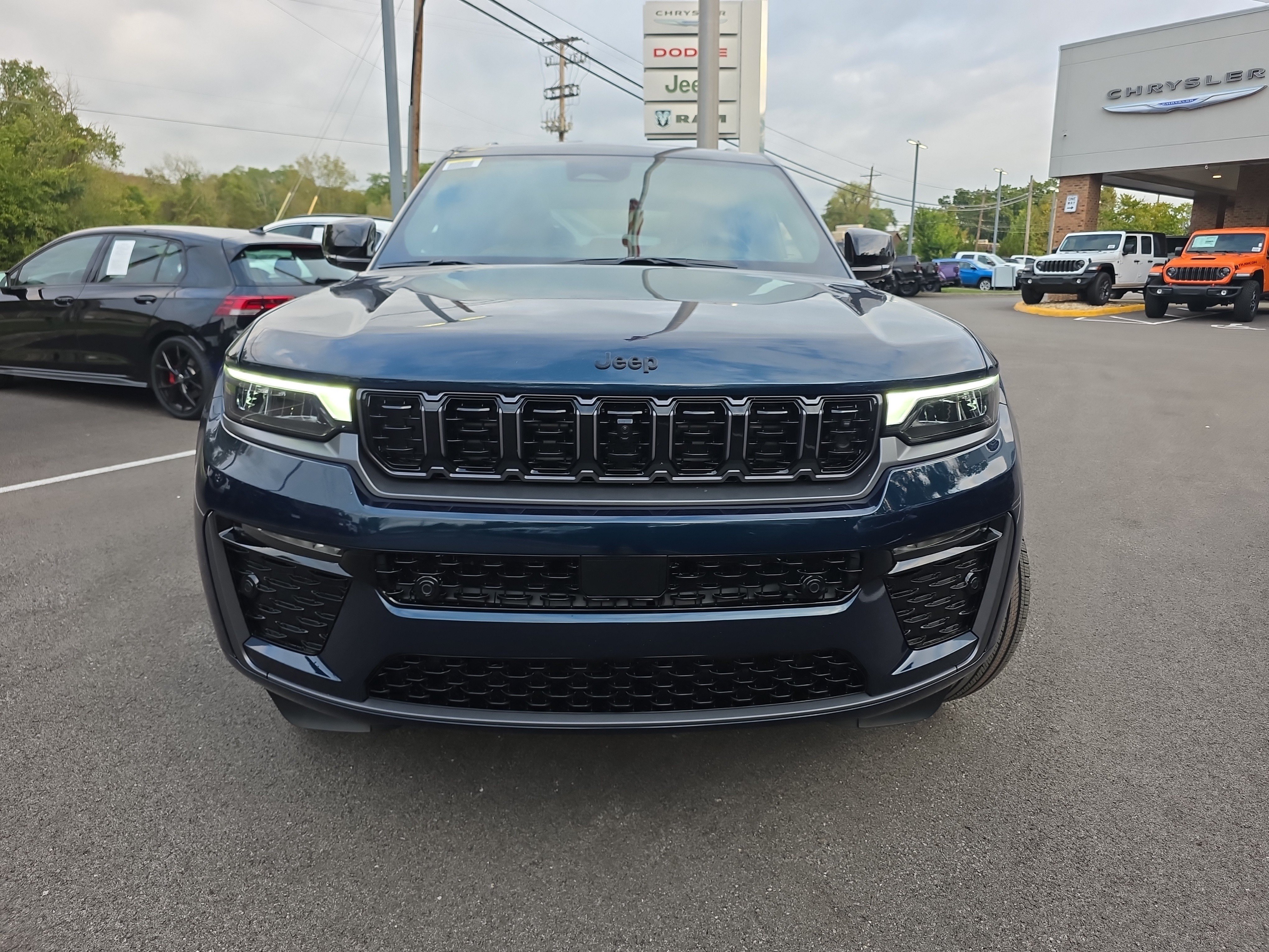 New 2027 Jeep Grand Cherokee Summit AWD/4WD image 23