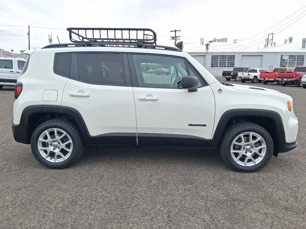 Used 2020 Jeep Renegade Sport w/ Sport Appearance Group AWD/4WD image 2