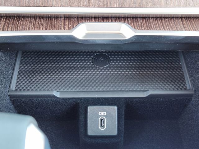 New 2026 Land Rover Range Rover SE image 14