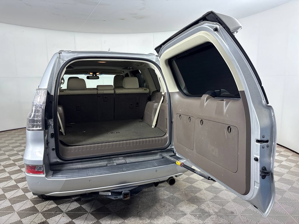 Used 2016 Lexus GX 460 w/ Premium Package AWD/4WD image 11