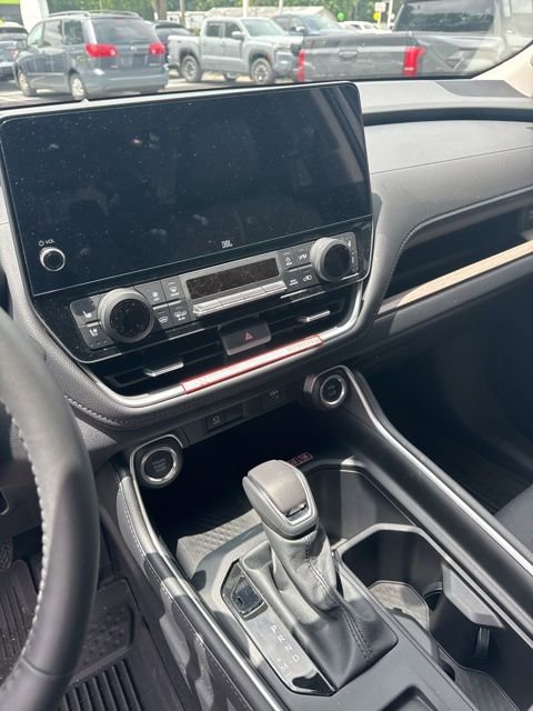 Used 2026 Toyota Grand Highlander AWD image 13