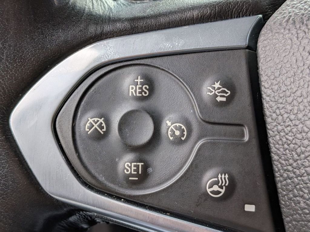 Used 2021 Chevrolet Traverse RS w/ LPO, Cargo Package FWD image 19