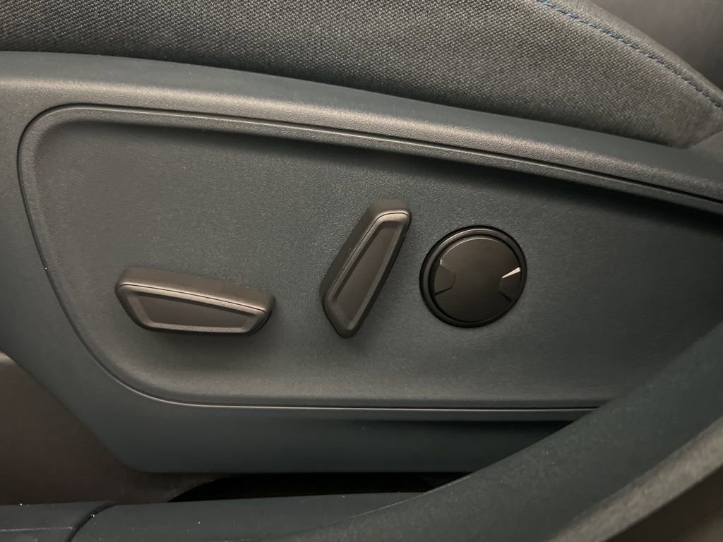 New 2025 Ford Maverick XLT w/ Equipment Group 301A image 27