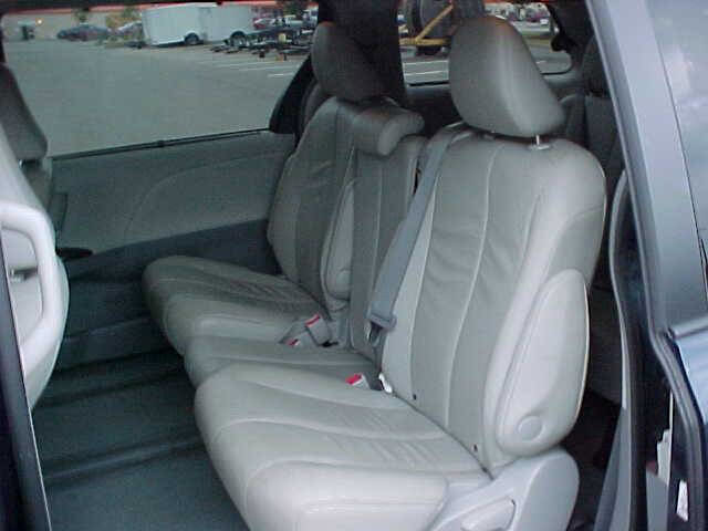 Used 2012 Toyota Sienna XLE image 11