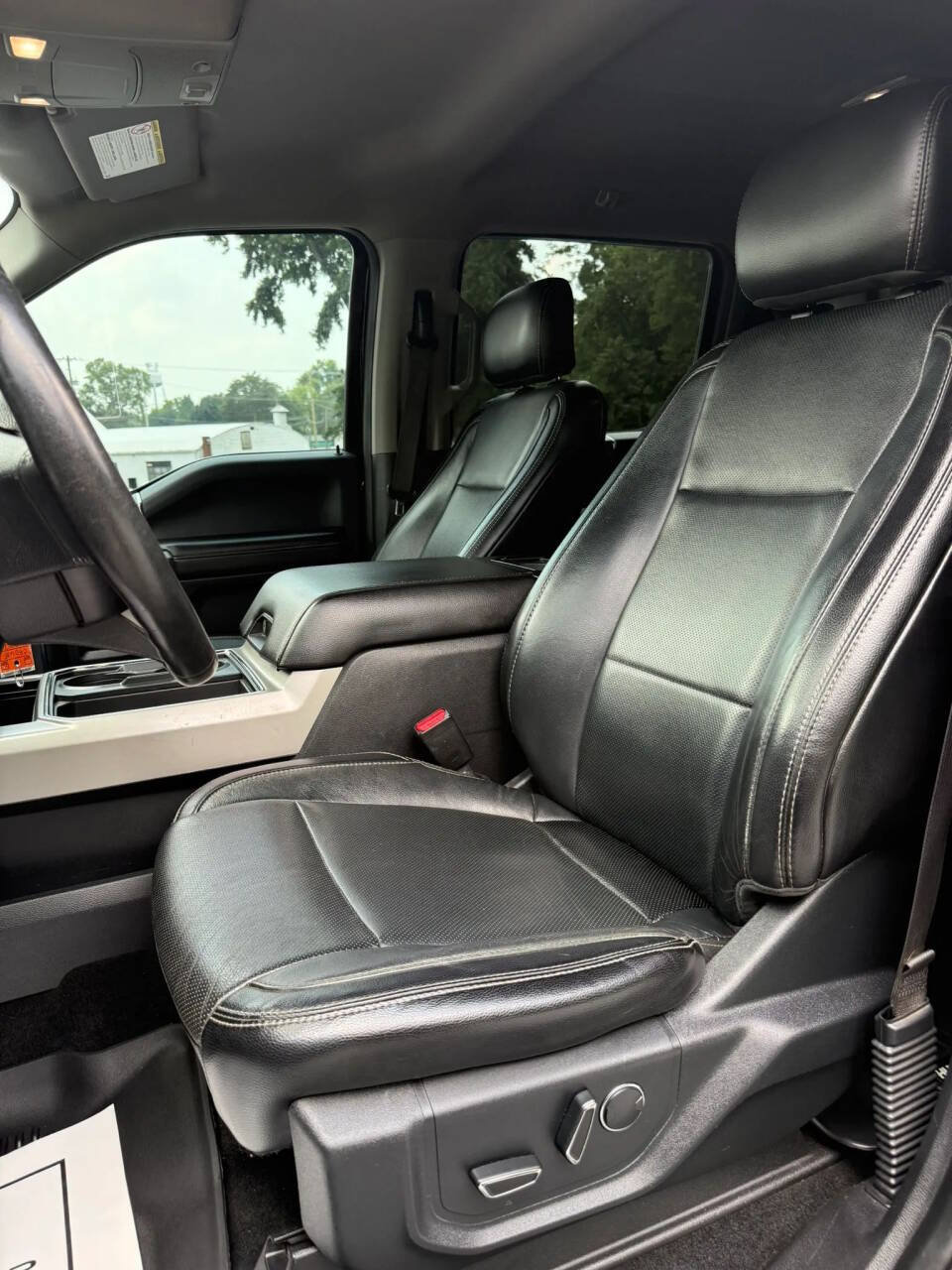 Used 2017 Ford F350 Lariat w/ Chrome Package AWD/4WD image 15
