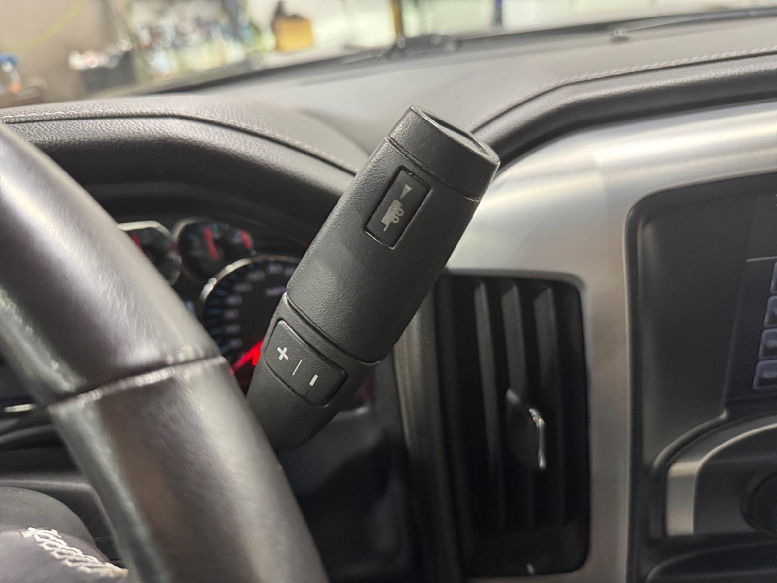 Used 2018 GMC Sierra 1500 SLT AWD/4WD image 25