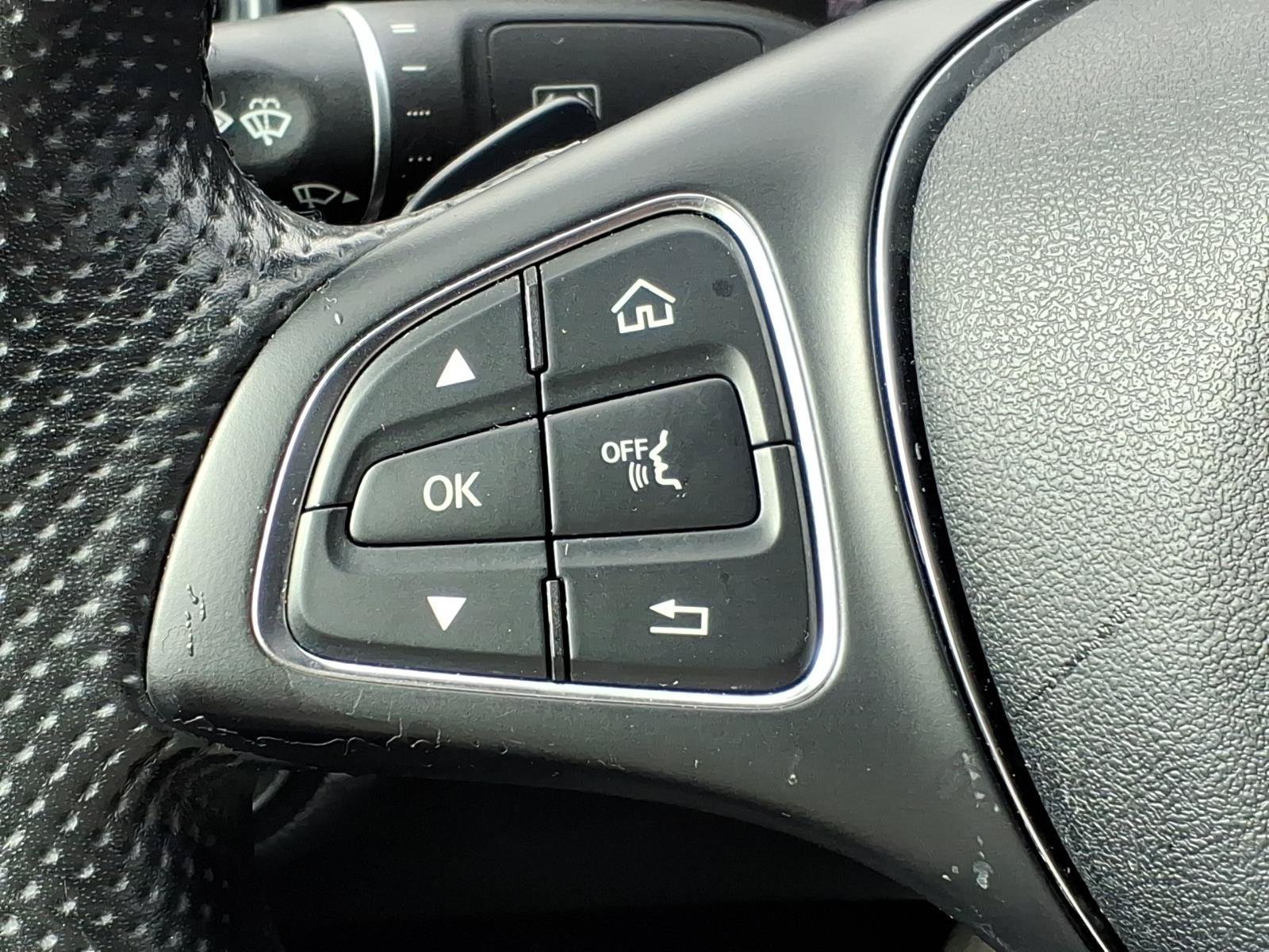 Used 2018 Mercedes-Benz C 300 4MATIC Sedan image 25