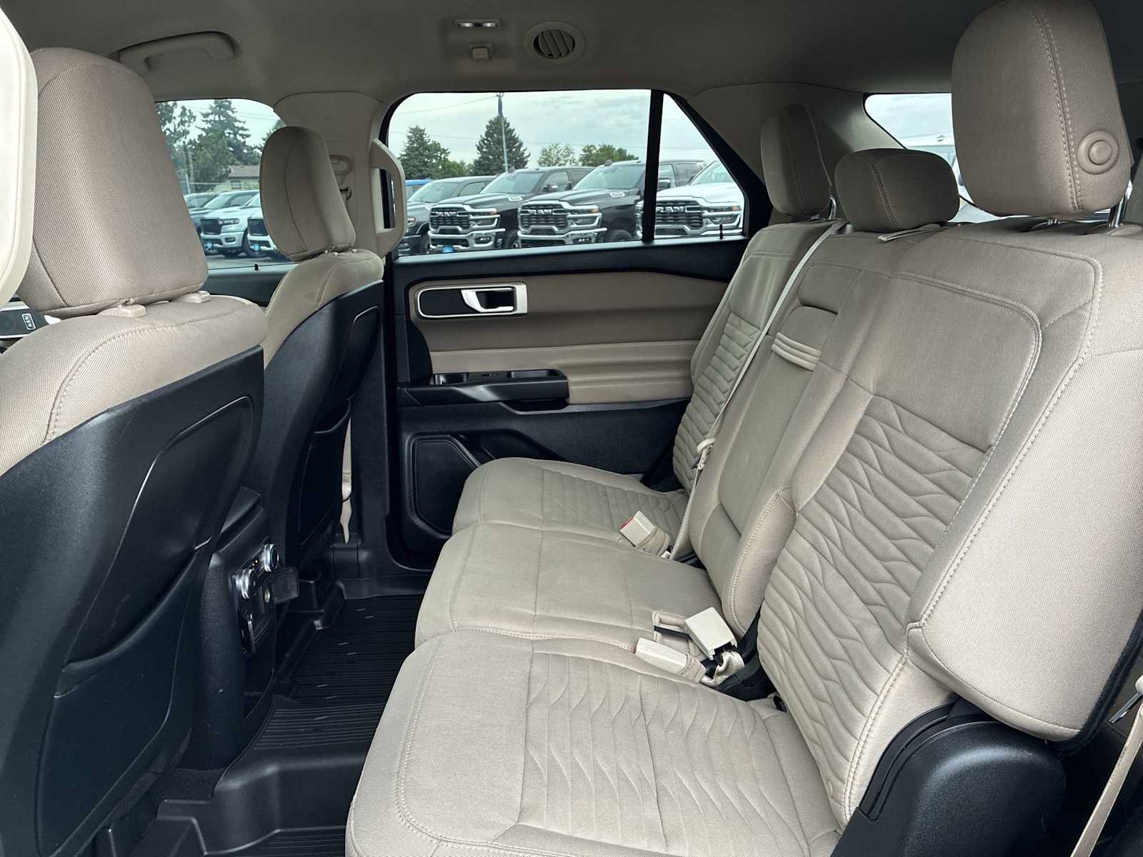 Used 2020 Ford Explorer XLT AWD/4WD image 22