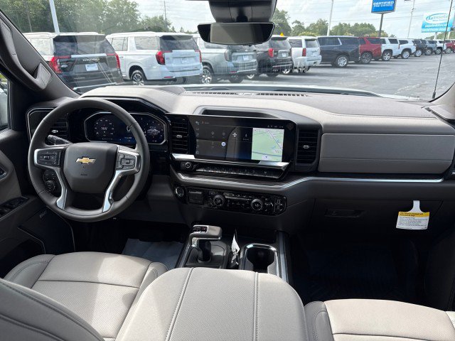New 2026 Chevrolet Silverado 1500 LTZ w/ LTZ Premium Package AWD/4WD image 18
