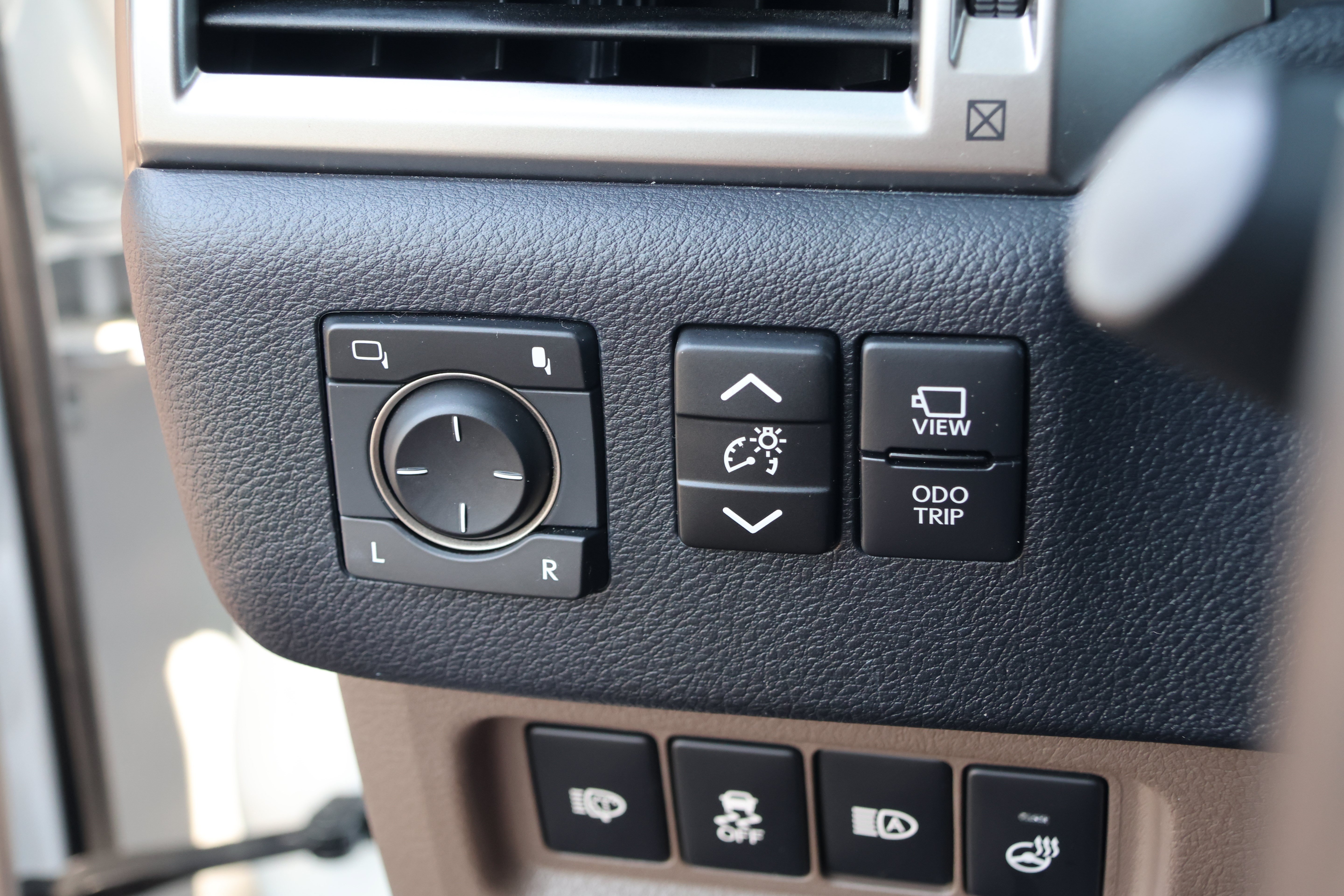 Certified 2023 Lexus GX 460 Luxury w/ Sport Design Package AWD/4WD image 15