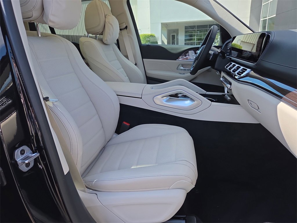 New 2026 Mercedes-Benz GLS 450 4MATIC image 17