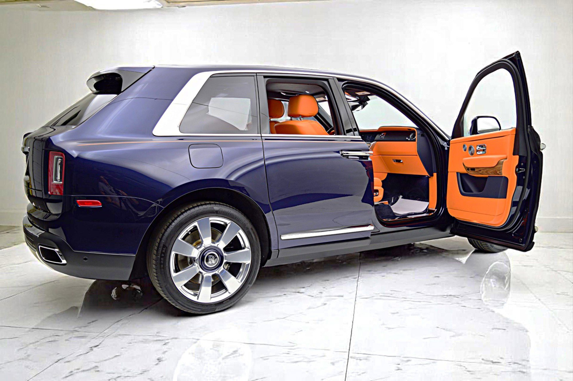 Used 2025 Rolls-Royce Cullinan image 15