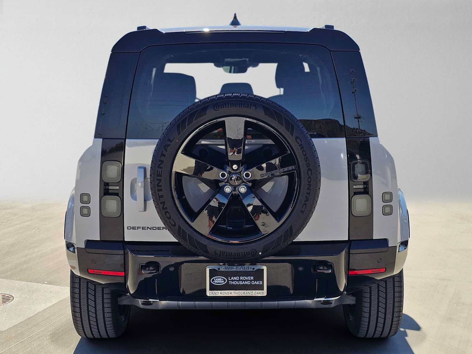 New 2026 Land Rover Defender 110 X-Dynamic SE AWD/4WD image 4