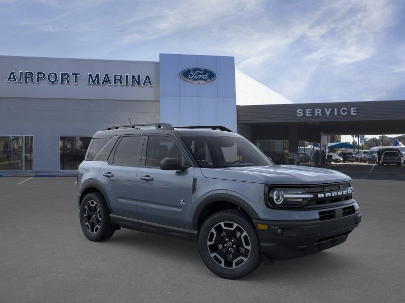New 2024 Ford Bronco Sport Outer Banks w/ Tech Package AWD/4WD image 8