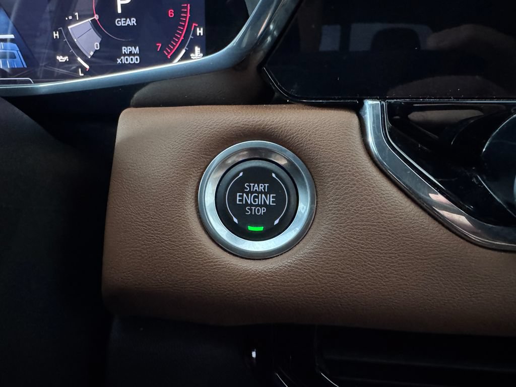 Used 2024 GMC Canyon AT4 w/ AT4 Premium Package AWD/4WD image 23