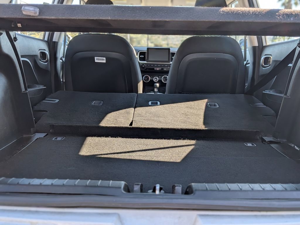 Used 2021 Hyundai Venue SE image 7