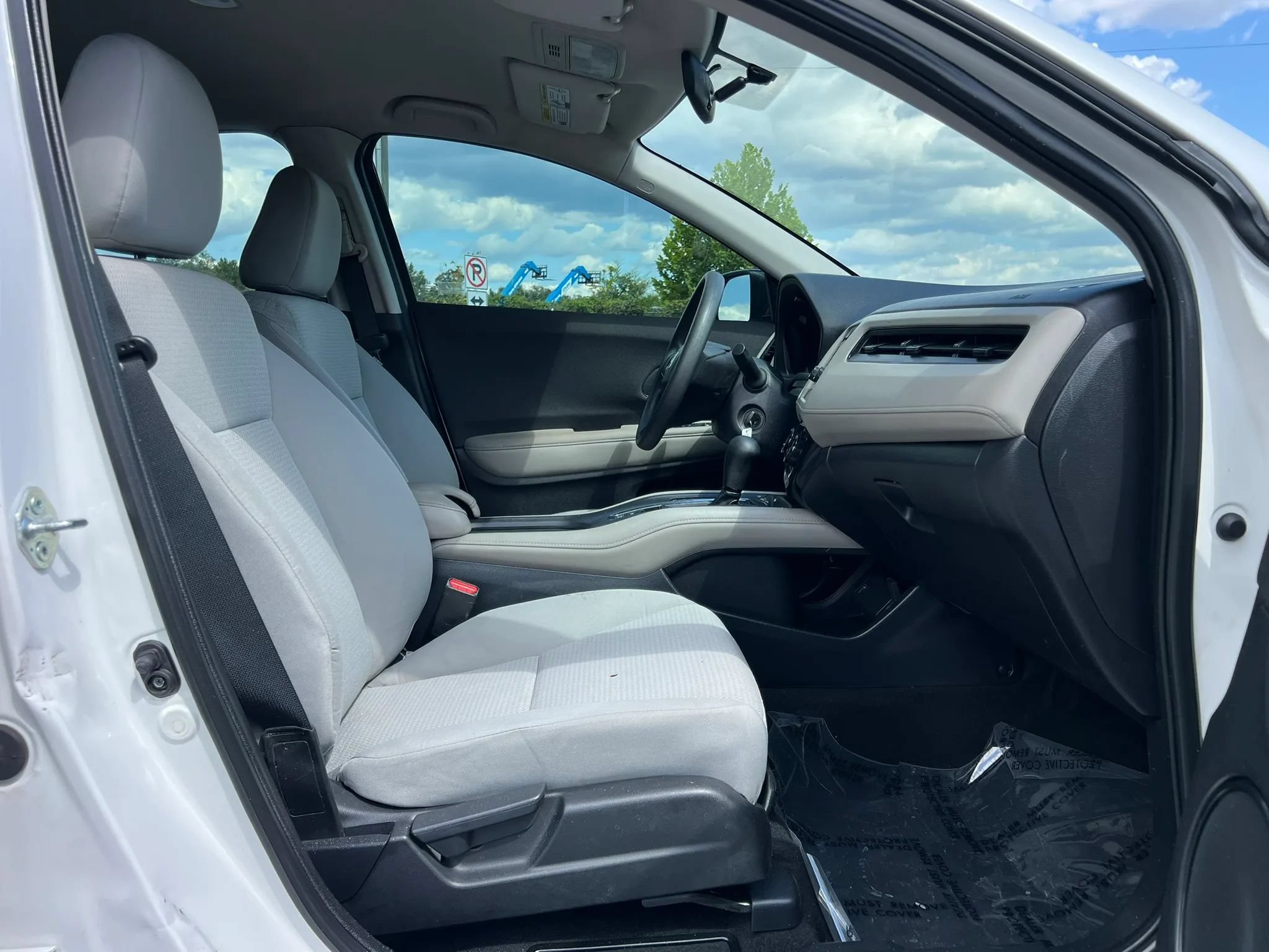 Used 2022 Honda HR-V LX image 16