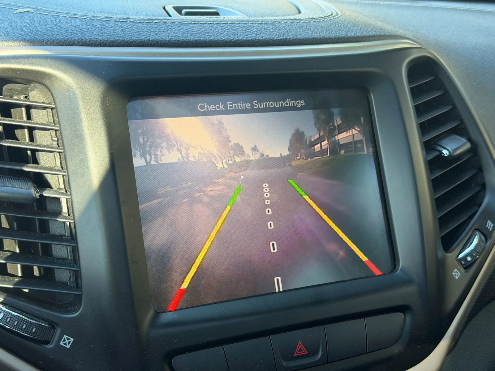 Used 2014 Jeep Cherokee Limited w/ Luxury Group image 23