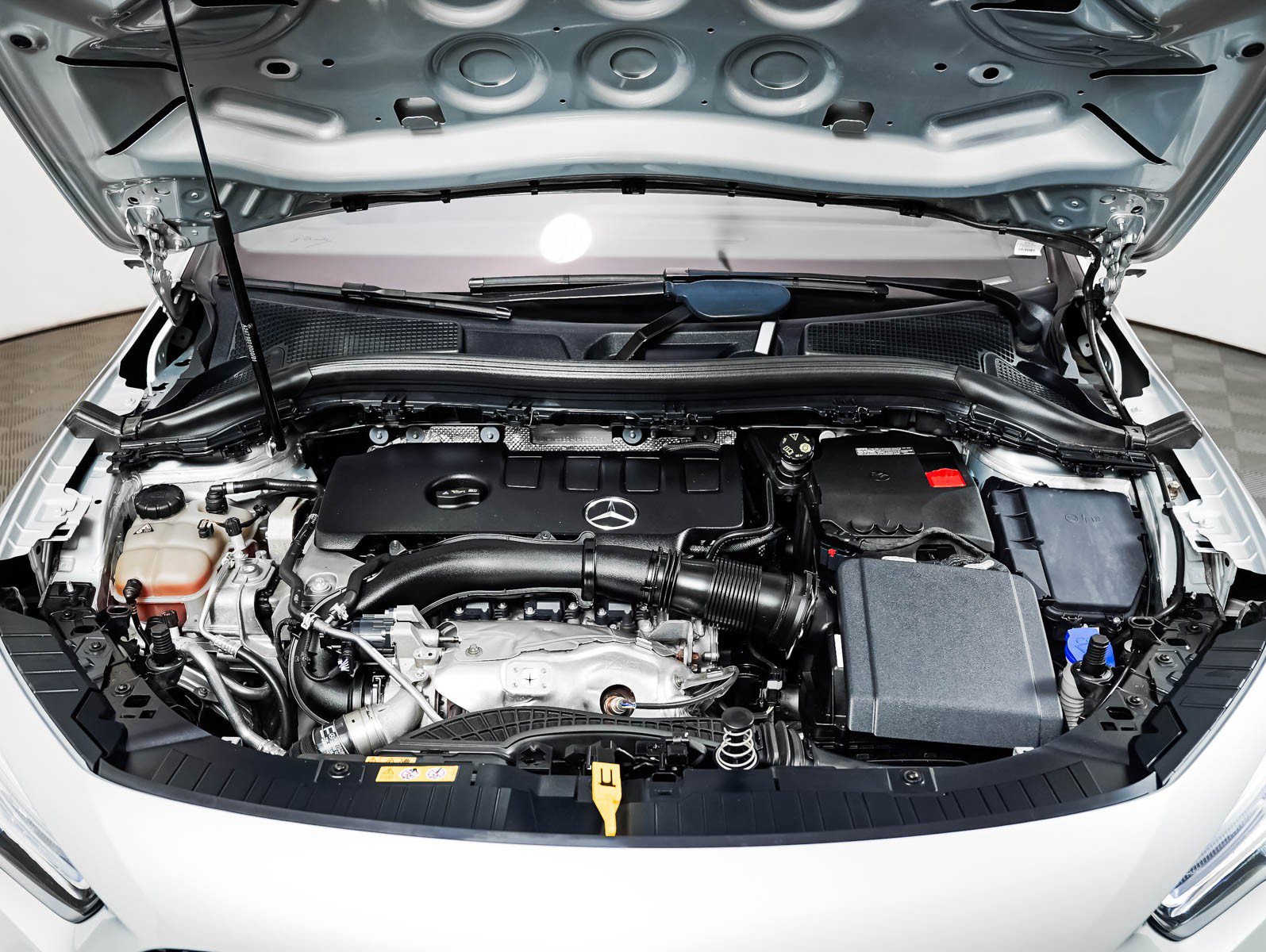 Certified 2023 Mercedes-Benz GLA 250 4MATIC image 4