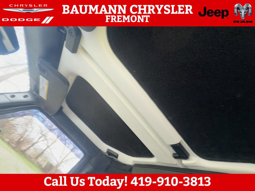 Used 2016 Jeep Wrangler Unlimited Sahara image 22