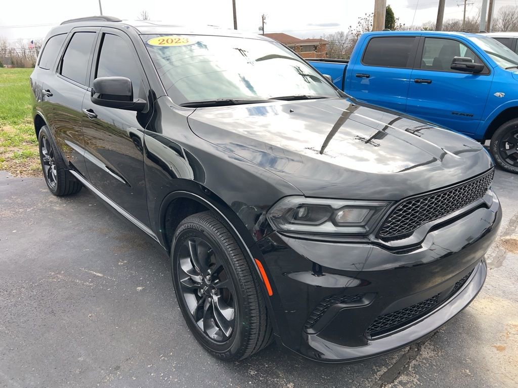 Certified 2023 Dodge Durango SXT w/ SXT Blacktop Group image 3